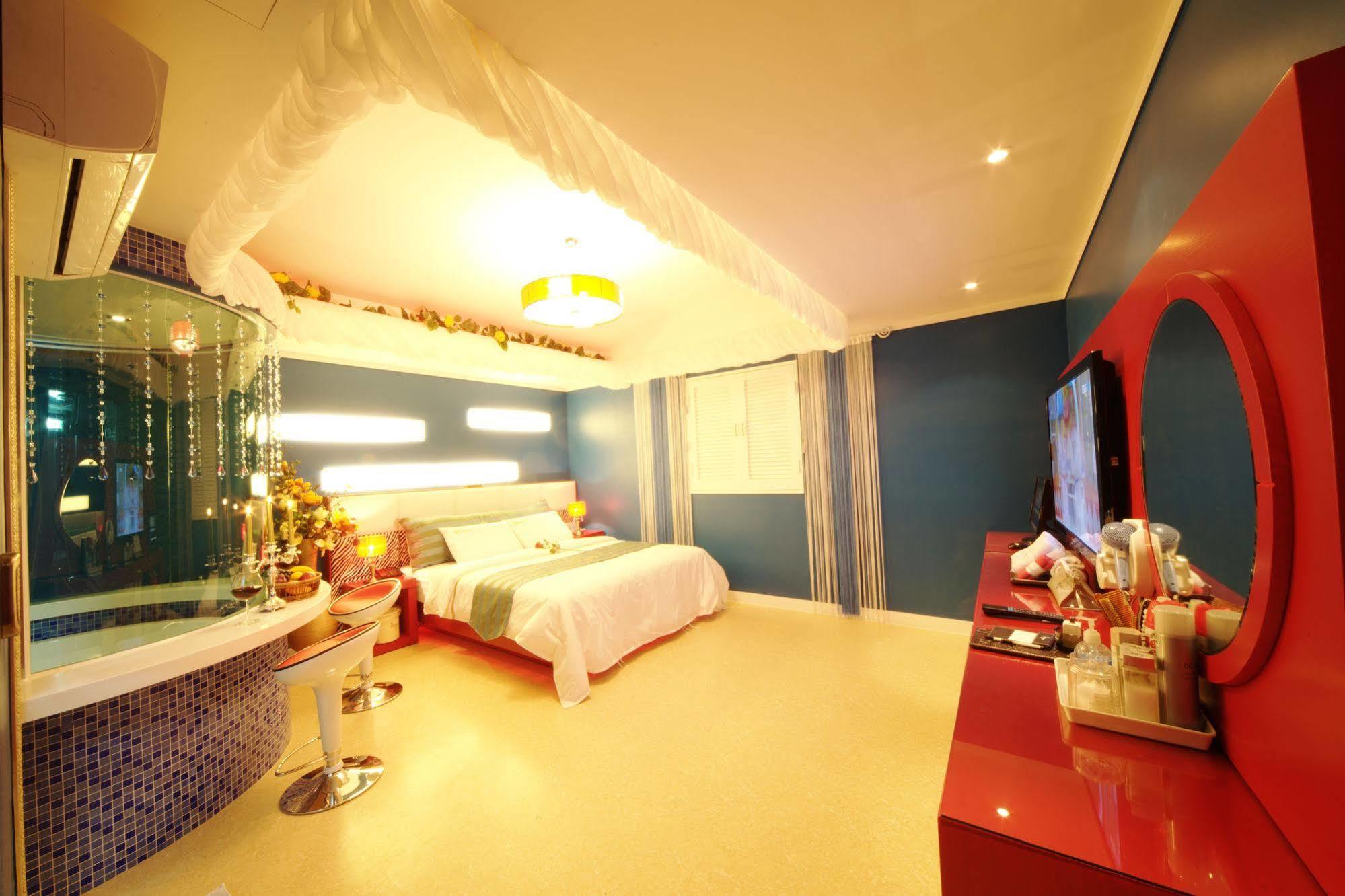 Ivy Hotel Ansan Esterno foto
